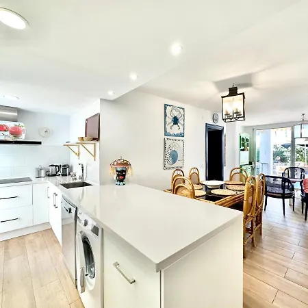 בית נופש Family Near The Beach - Eaw Homes מארבלה